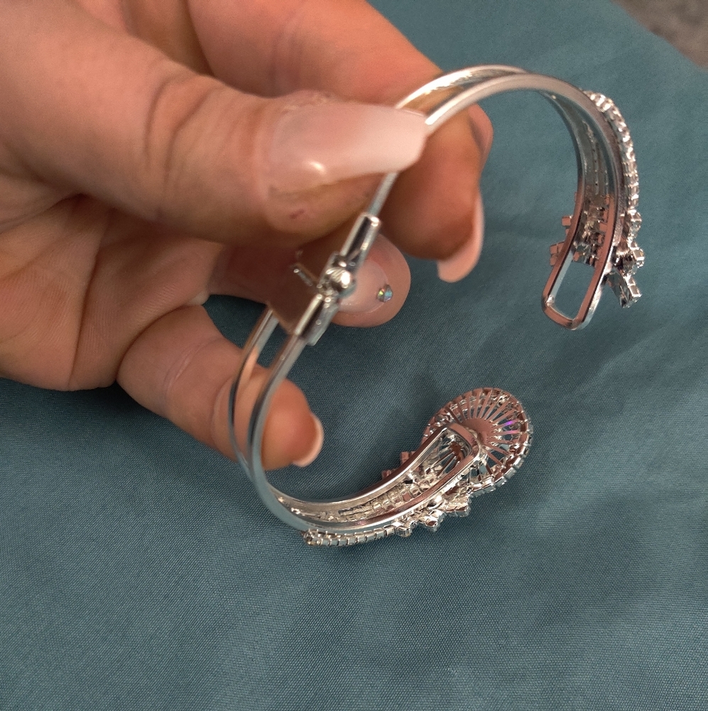 8 Carat Diamond Heart Bracelet - Picture 6 of 7